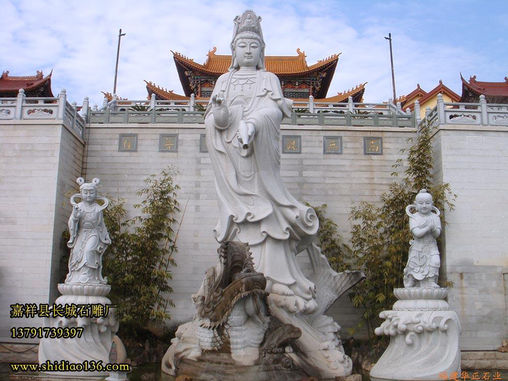 在現在的佛教文化中，觀音菩薩也可以說是圣人的形象存在，被廣大的的信徒所敬仰，而今的寺院里或多都會有一尊莊嚴的石雕觀音，供信徒參拜。