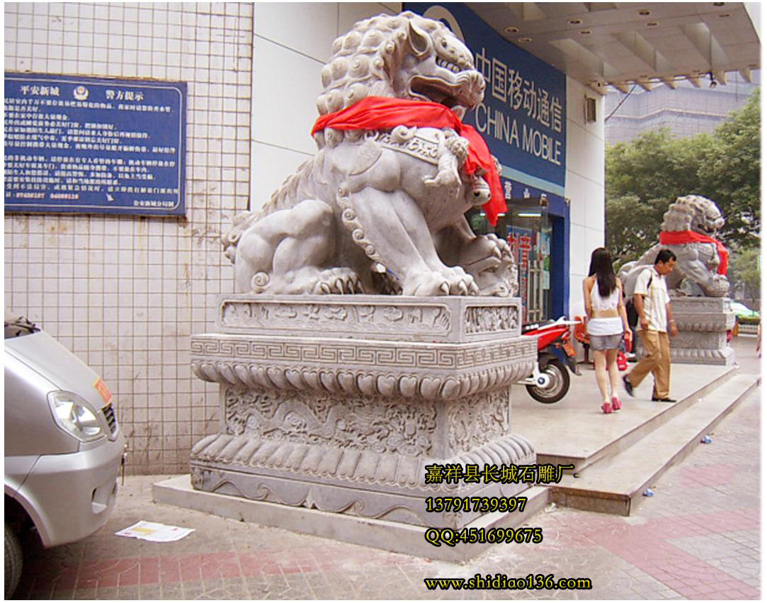中國人從古至今都把石雕獅子視為是風水吉祥物，因此在我國許多的旅游景點之中，我們都是能夠隨處見到石獅子的身影。